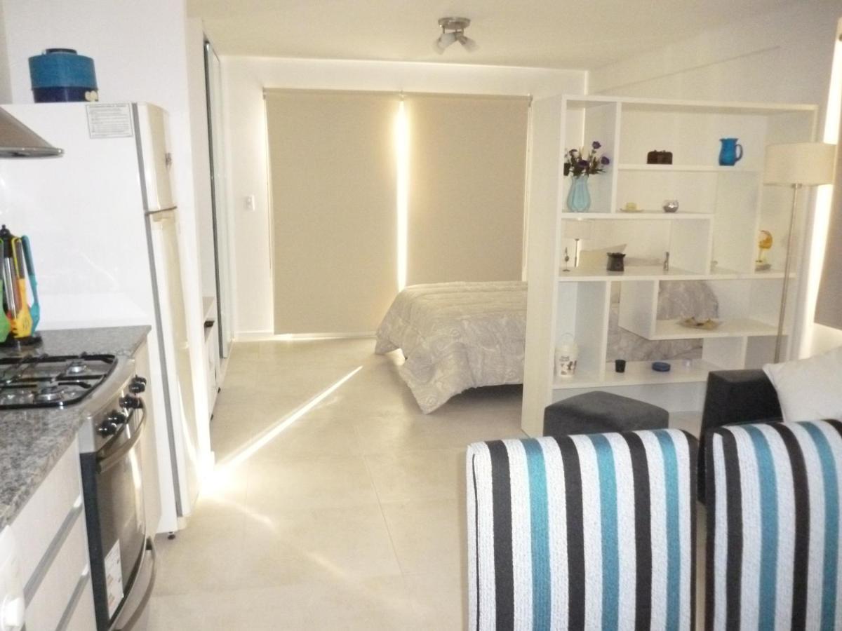 Apartment 1-1/2 Amb C/balcon Soleado En Edificio Frente Al Mar *