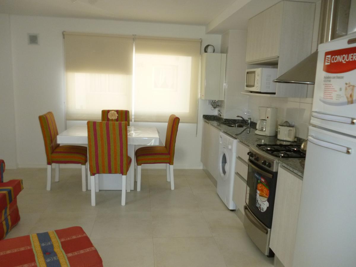 Apartment 1-1/2 Amb C/balcon Soleado En Edificio Frente Al Mar